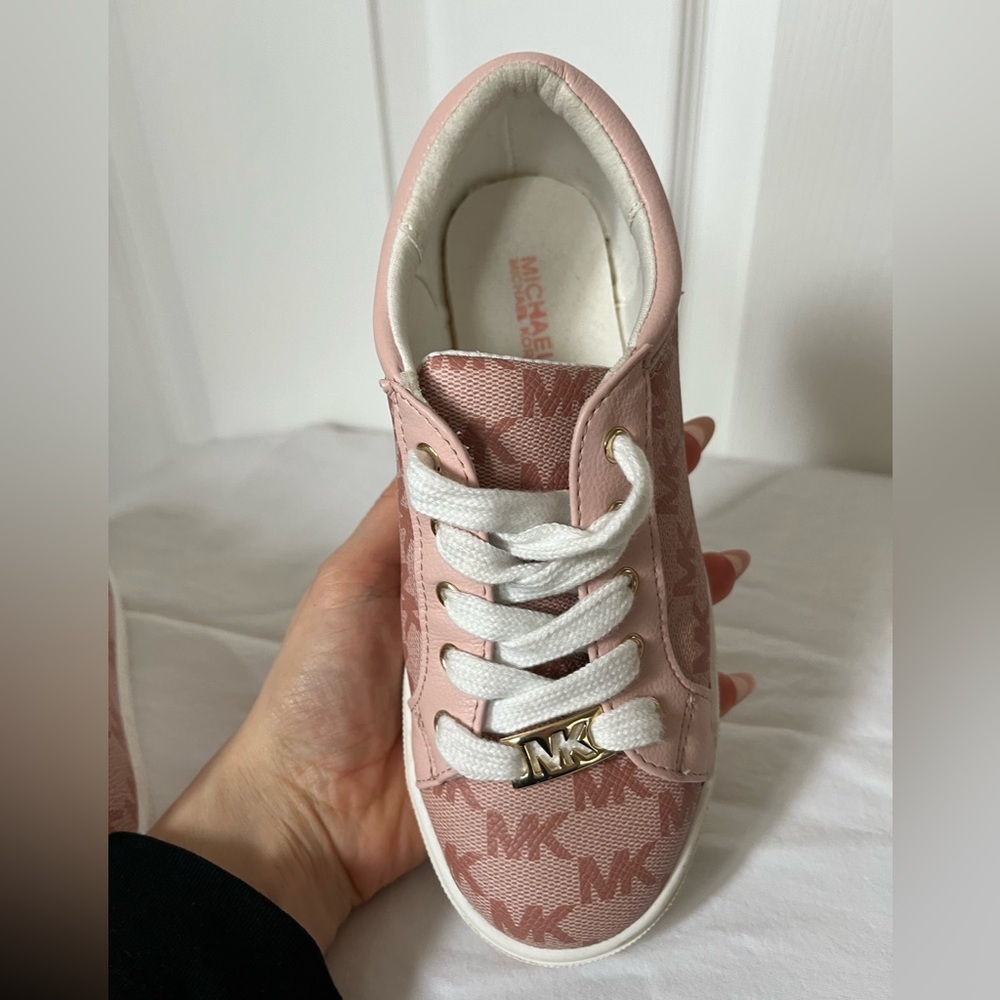 Girls Micheal Kors shoes